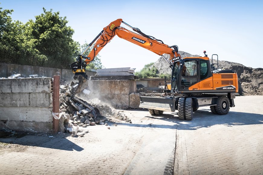 Doosan Raises Curtain on New Generation DX140W-7 and DX160W-7 Stage V Wheeled Excavators 